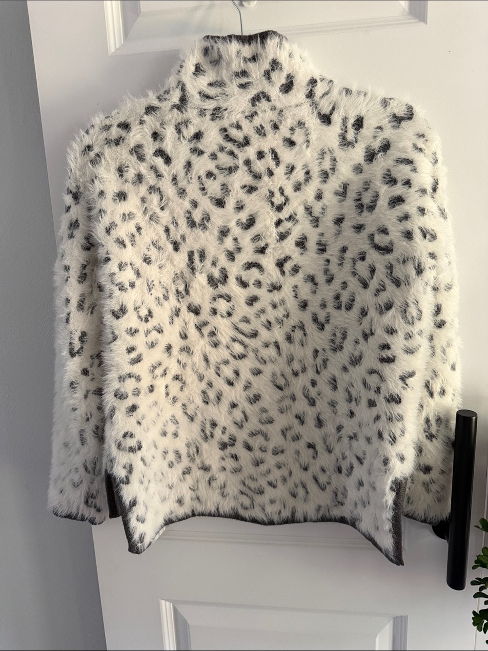 Anthropologie Faux Fur Animal-Print Half-Zip Sweater - White/Gray XS - Picture 4 of 6